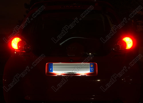 toyota aygo number plate bulb replacement