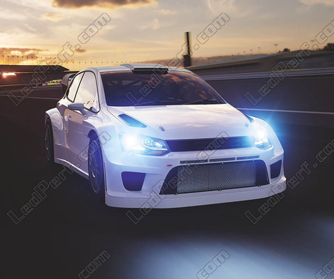 Illuminated car headlights equipped with Osram Xenarc Cool Blue Boost D3S Xenon bulbs 7000K - 66340CBB-HCB