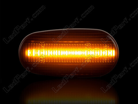 Maximum lighting of the dynamic LED side indicators for Alfa Romeo 147 (2000 - 2004)