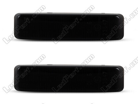 Front view of the dynamic LED side indicators for BMW Serie 5 (E39) - Smoked Black Color