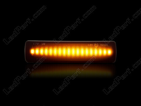 Maximum lighting of the dynamic LED side indicators for Land Rover Range Rover Sport