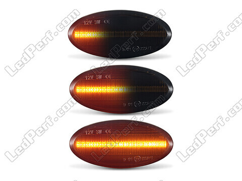Lighting of the black dynamic LED side indicators for Mazda 3 phase 1