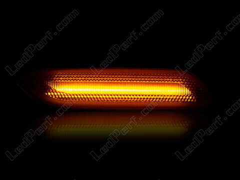 Maximum lighting of the dynamic LED side indicators for Mini Countryman (R60)