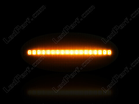 Maximum lighting of the dynamic LED side indicators for Nissan Juke