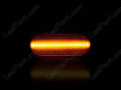 Maximum lighting of the dynamic LED side indicators for Nissan Micra III