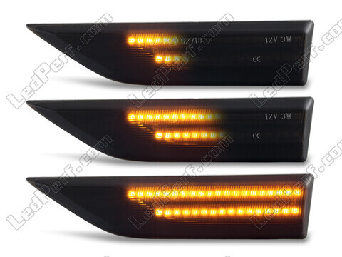 Lighting of the black dynamic LED side indicators for Volkswagen Caddy IV