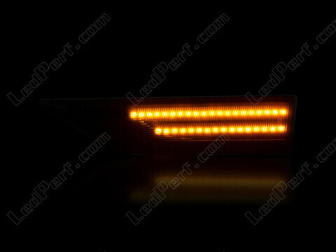 Maximum lighting of the dynamic LED side indicators for Volkswagen Caddy IV