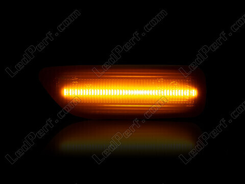 Maximum lighting of the dynamic LED side indicators for Volvo V70 II