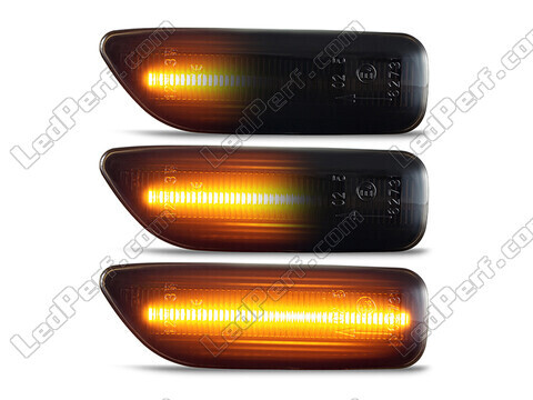 Lighting of the black dynamic LED side indicators for Volvo XC70